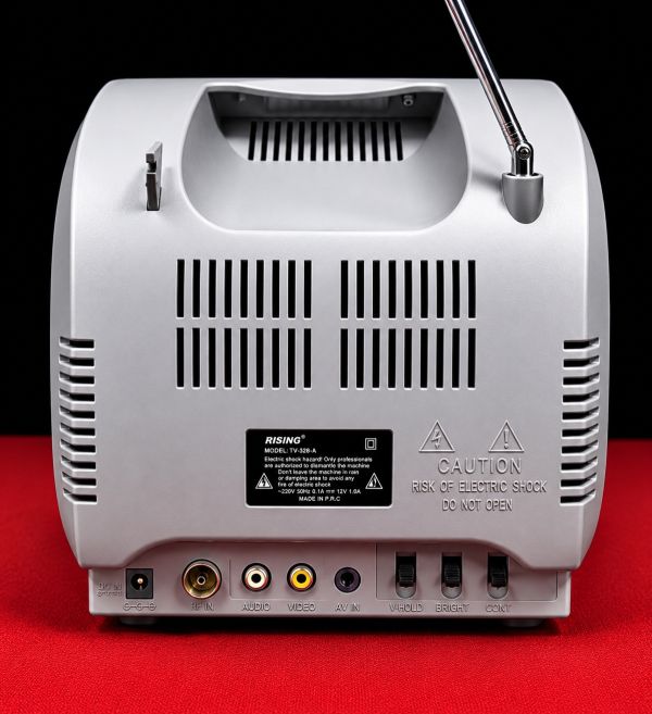 Малък Телевизор RS-TV328A, 7 Inch, Зарядно за кола